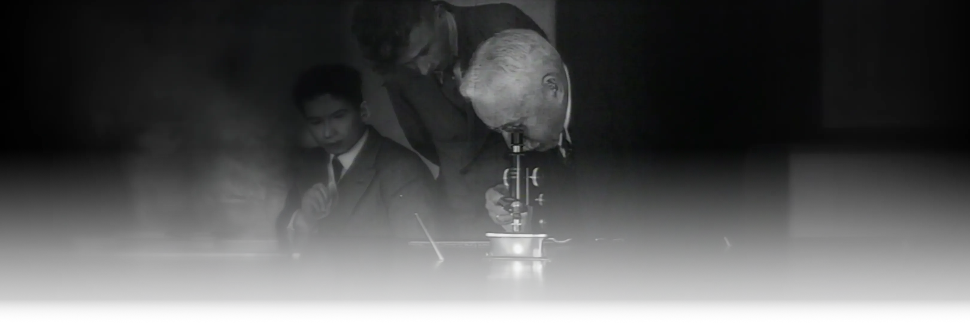 Children discovering the complexity of the world